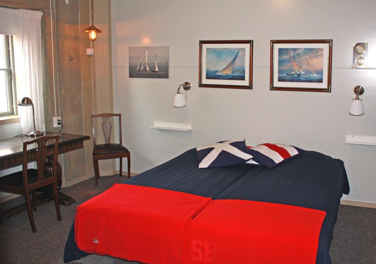 Seglarhotellet - Vandrarhem Pa Kaeringoen Karingon Quarto foto