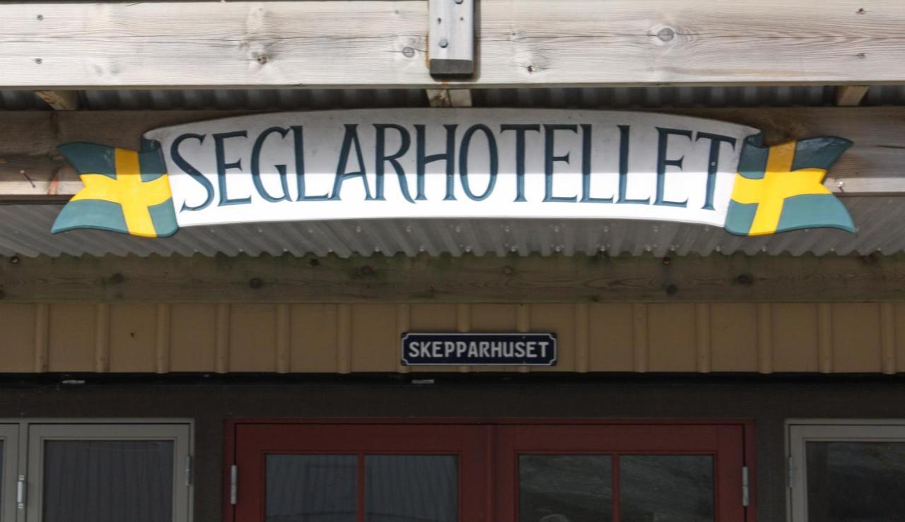 Seglarhotellet - Vandrarhem Pa Kaeringoen Karingon Exterior foto